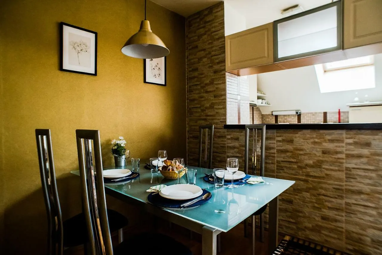 Hollo Apartment - Private Garage - A/C Budapešť