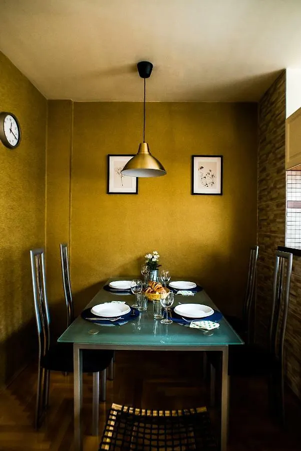 Hollo Apartment - Private Garage - A/C Budapest Hungary