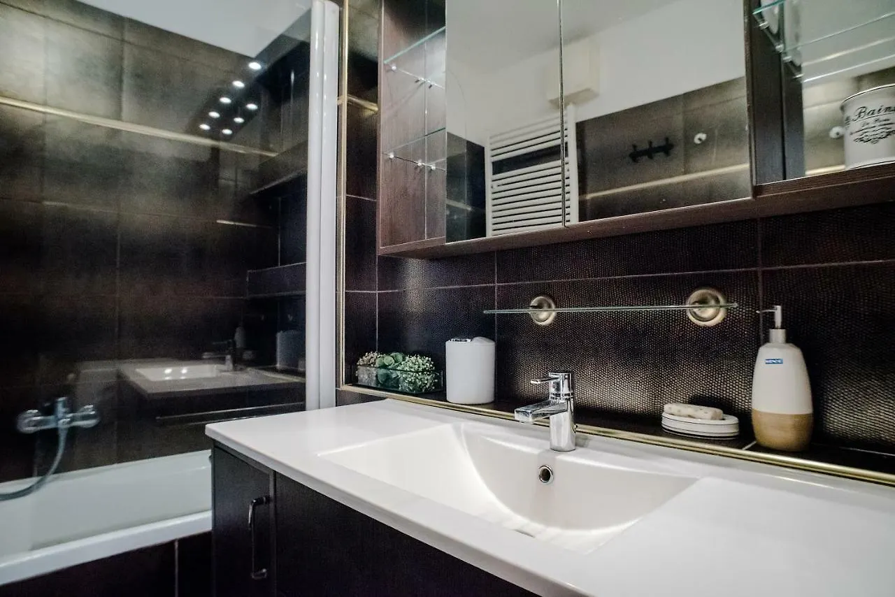 Hollo Apartment - Private Garage - A/C Budapest