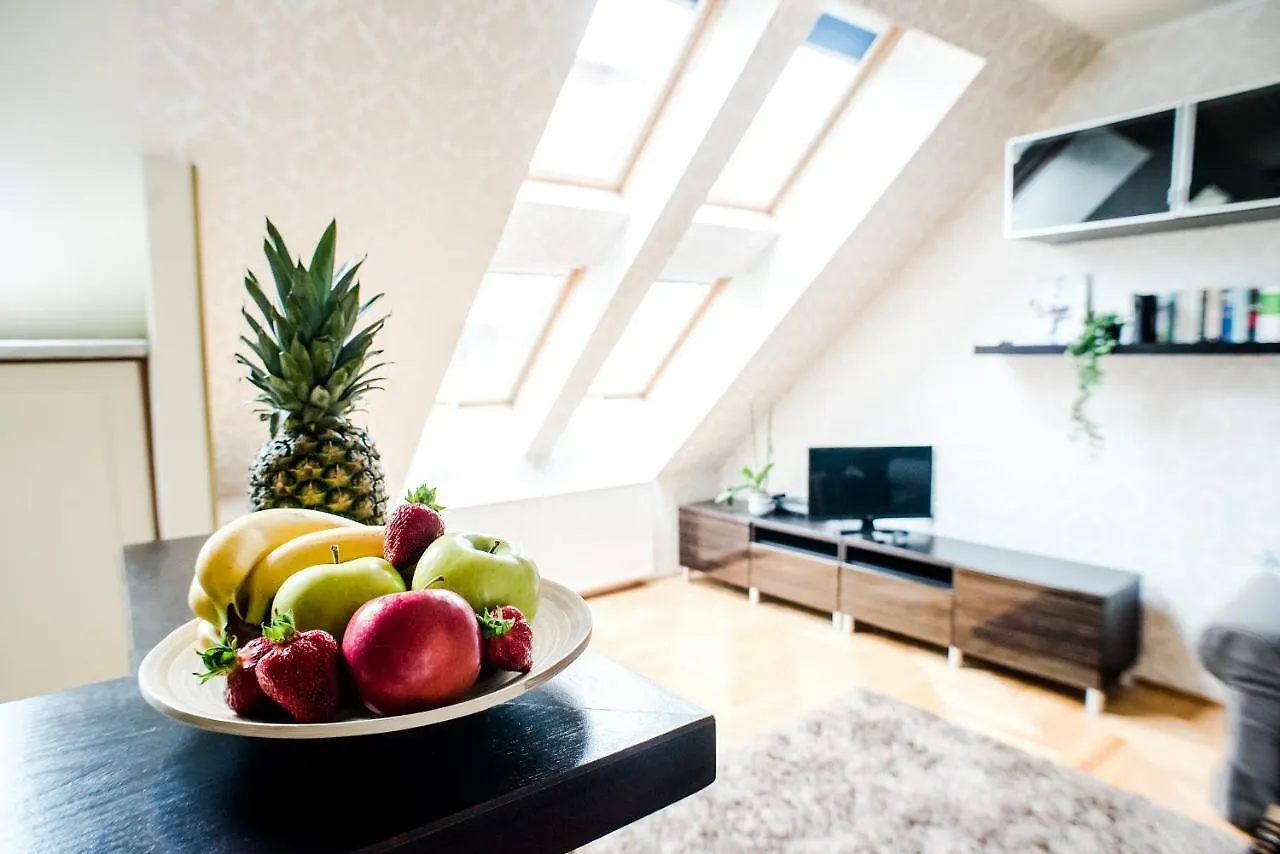 Hollo Apartment - Private Garage - A/C Budapest 0*,