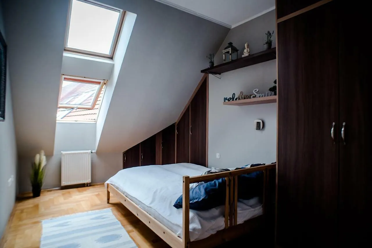 Hollo Apartment - Private Garage - A/C Budapest 0*,