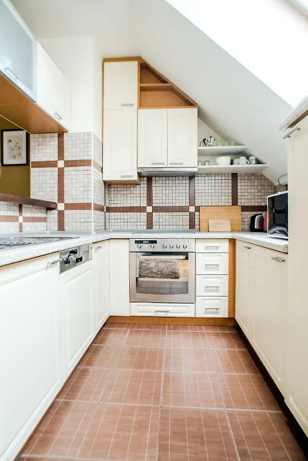 Hollo Apartment - Private Garage - A/C Budapest